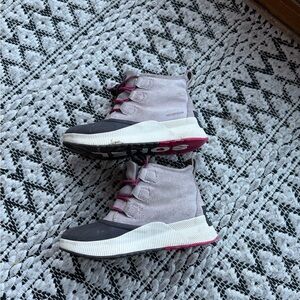 Girls Youth sz 2 Sorel Out N About winter boots -EUC